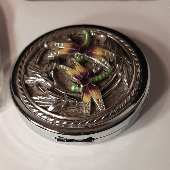 SALE! Brighton Vintage Silver/Multicolor Dragonfly Compact - Picture 10 of 15